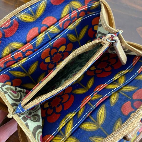 Fossil Floral Coated Canvas Zip Around ID Wallet - Picture 9 of 10